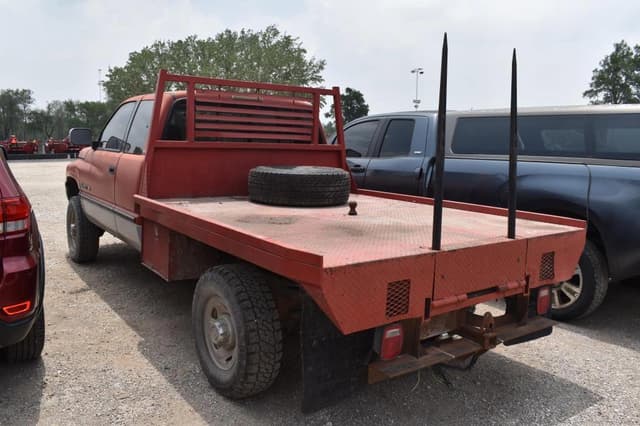 Image of Dodge Ram 2500 equipment image 3
