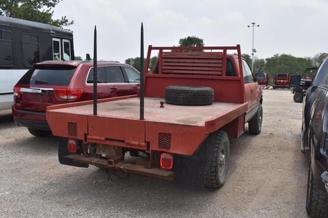 Image of Dodge Ram 2500 equipment image 2