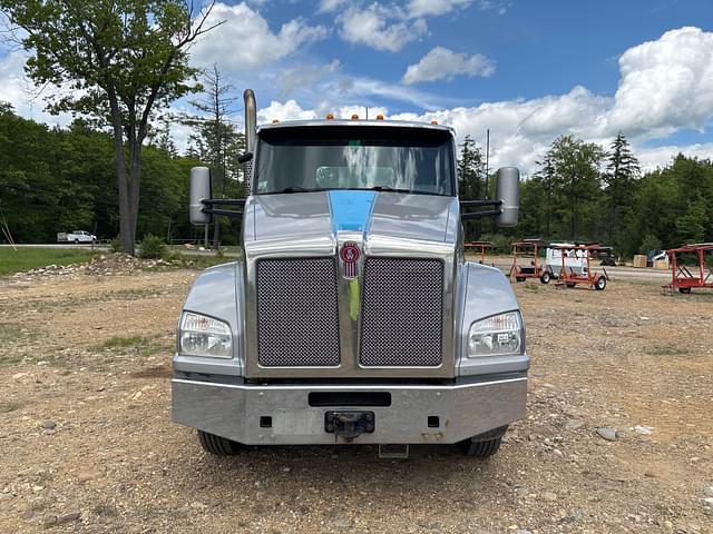 Image of Kenworth T880 equipment image 1