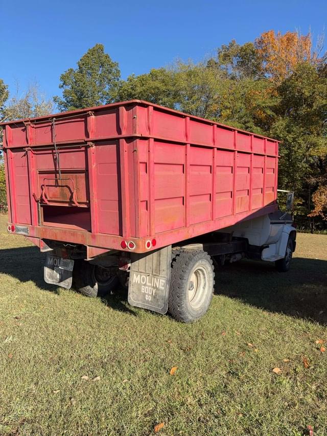 Image of Chevrolet C65 equipment image 3