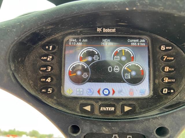 Image of Bobcat T650 equipment image 4