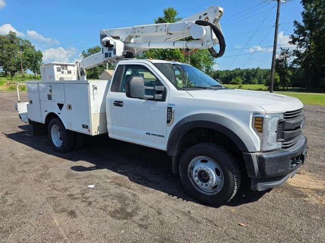 Image of Ford F-550 equipment image 1