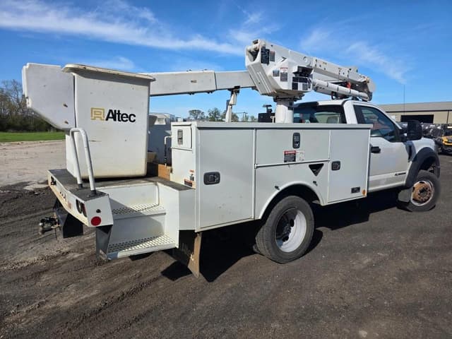 Image of Ford F-550 equipment image 4