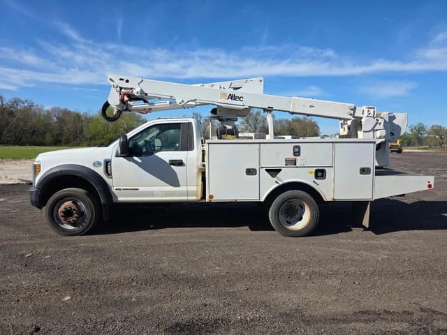 Image of Ford F-550 equipment image 1