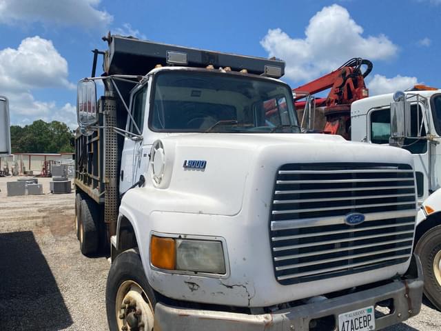 Image of Ford L9000 equipment image 2
