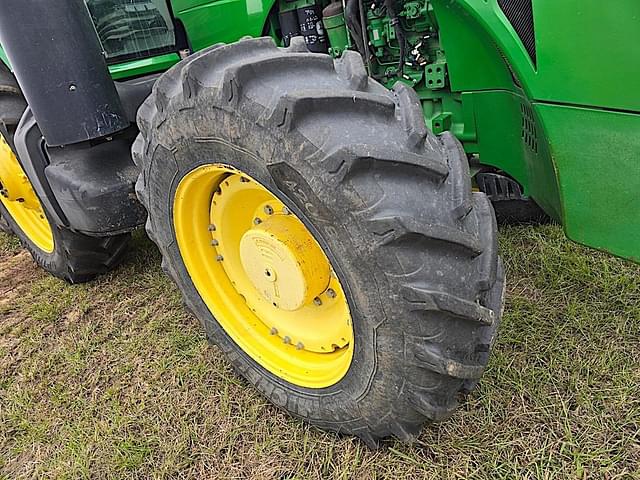 Image of John Deere 8310R equipment image 2