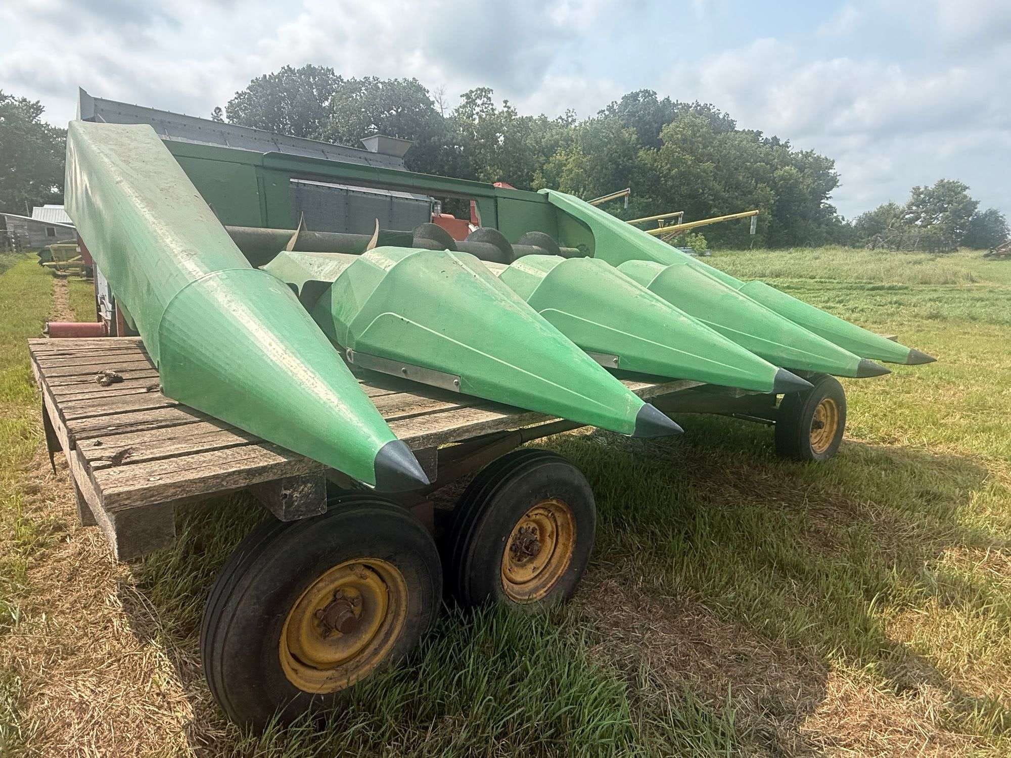 John Deere 443 Equipment Image0