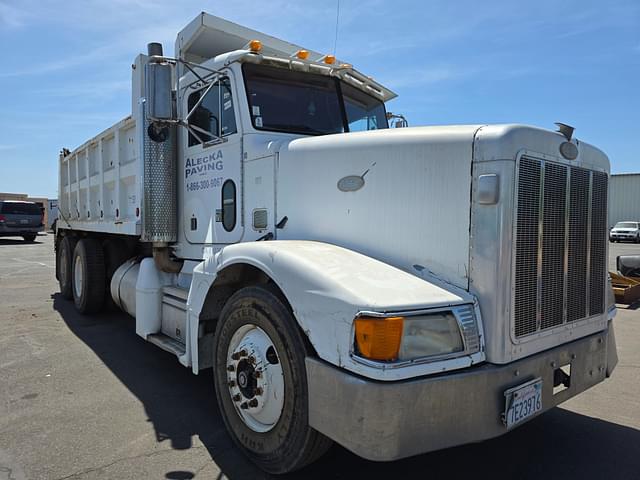 Image of Peterbilt 377 equipment image 1