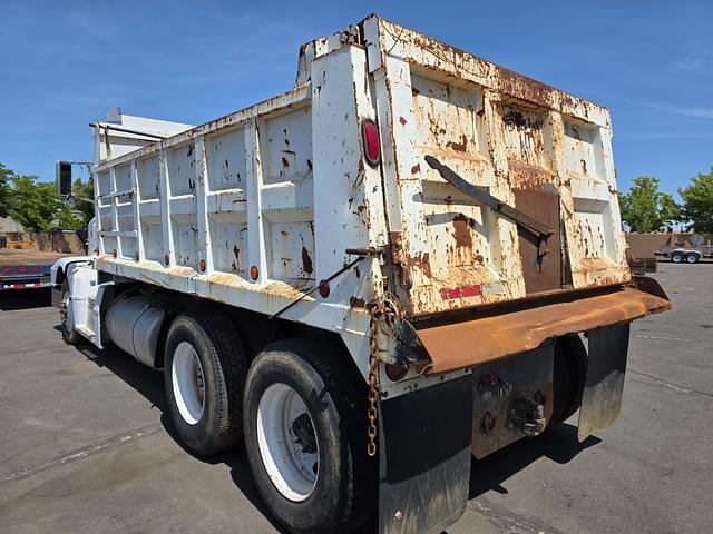 Image of Peterbilt 377 equipment image 3