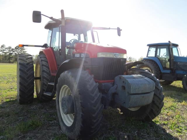 Image of Versatile 2210 equipment image 3