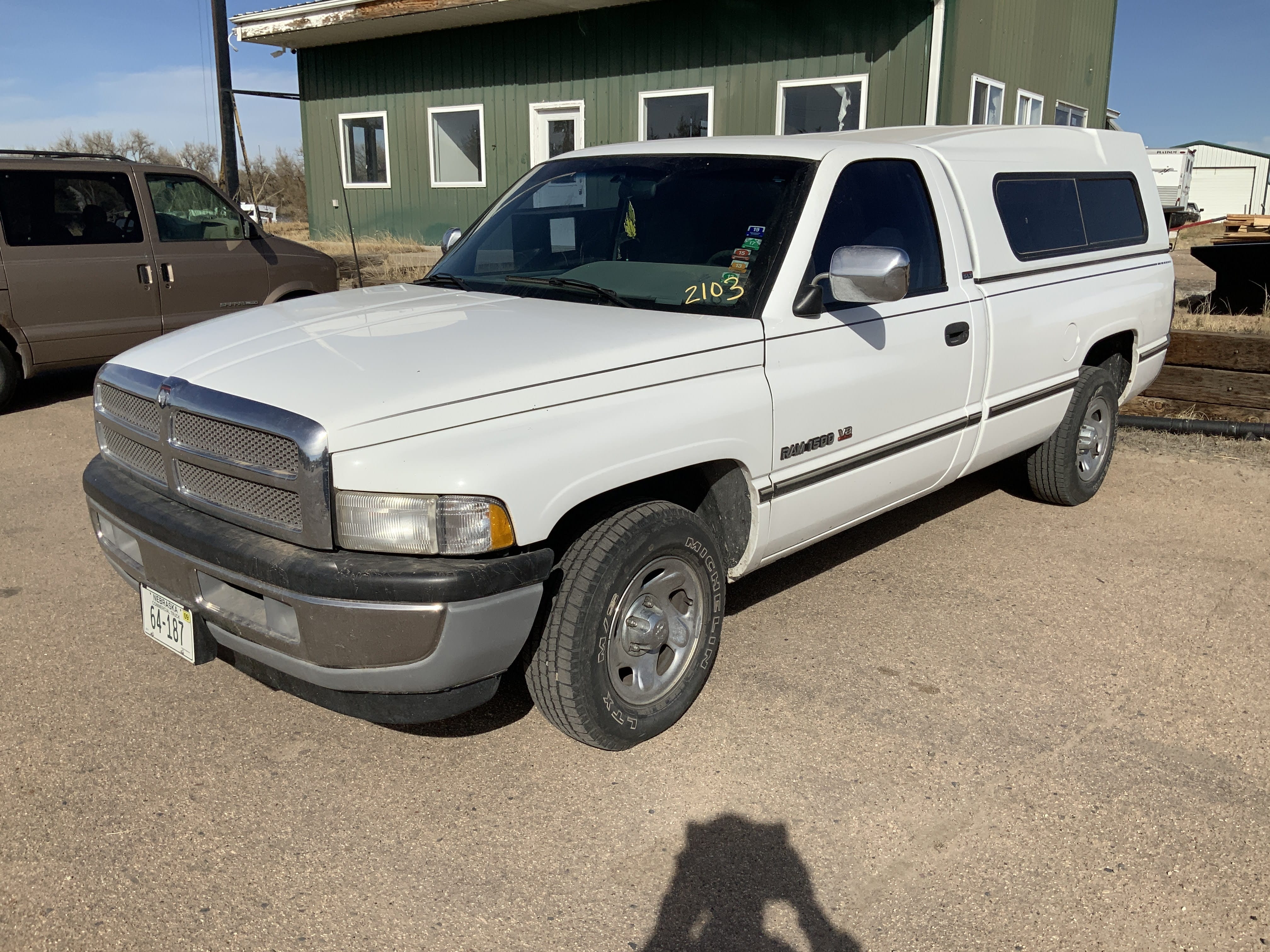 1994 Dodge Ram 1500 Equipment Image0