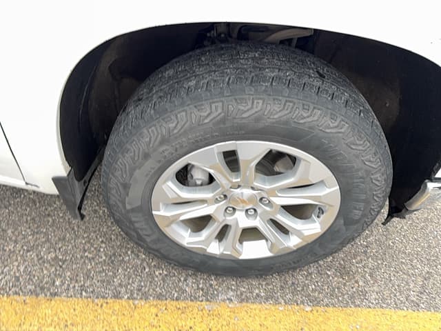 Image of Chevrolet 1500 equipment image 3