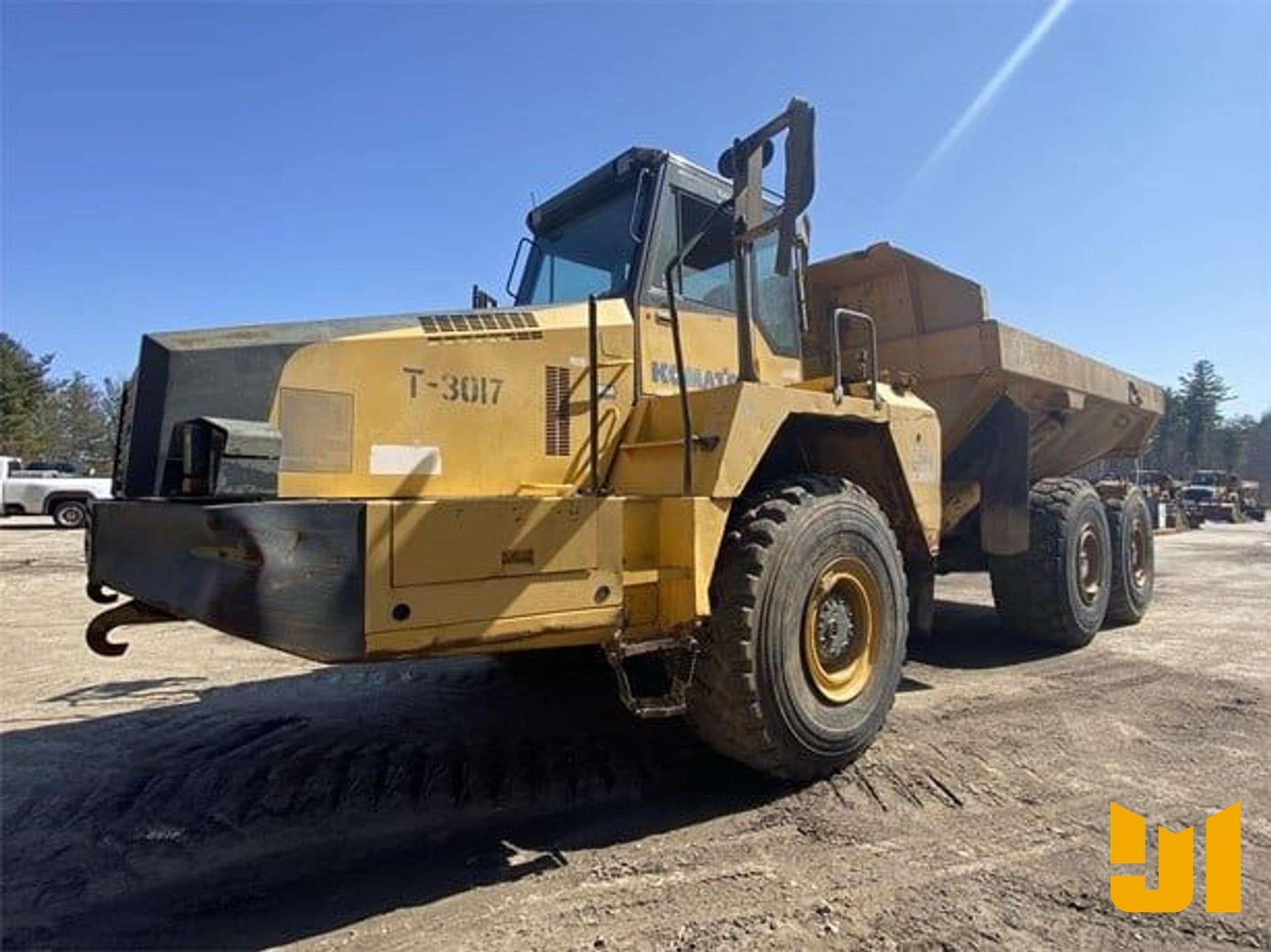 2006 Komatsu HM350-2 Equipment Image0