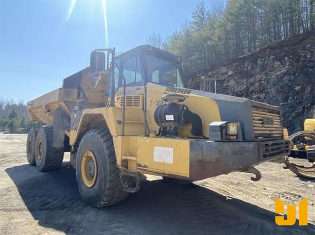 Image of Komatsu HM350-2 equipment image 4