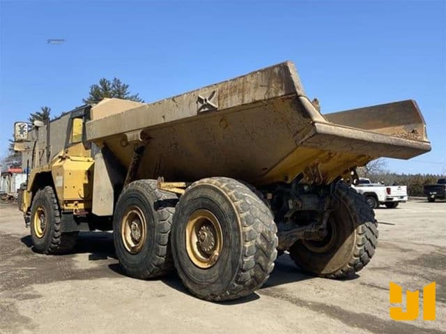 Image of Komatsu HM350-2 equipment image 3