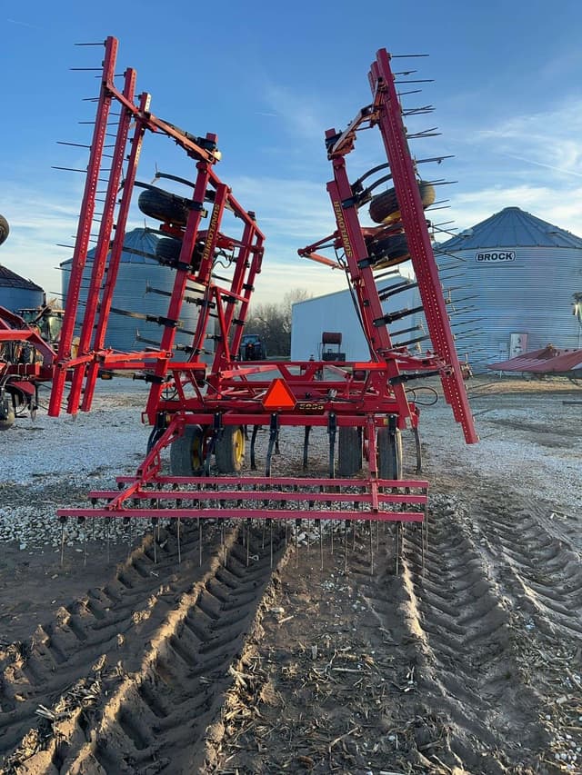 Image of Sunflower 5035 equipment image 3