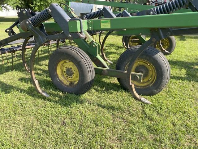 Image of John Deere 610 equipment image 4