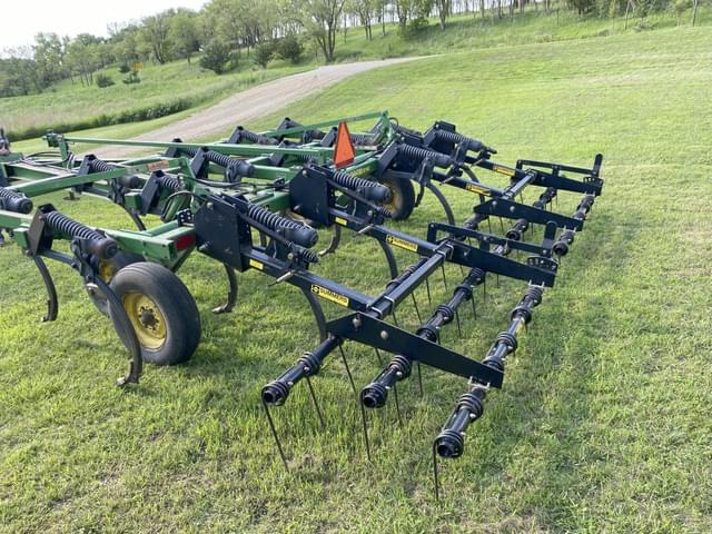 Image of John Deere 610 equipment image 3