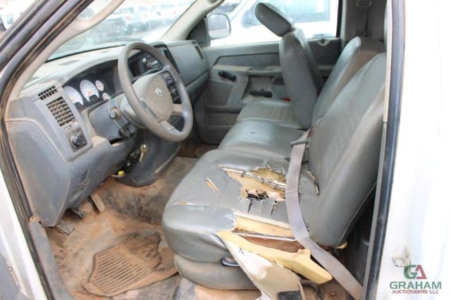 Image of Dodge Ram 2500 equipment image 4