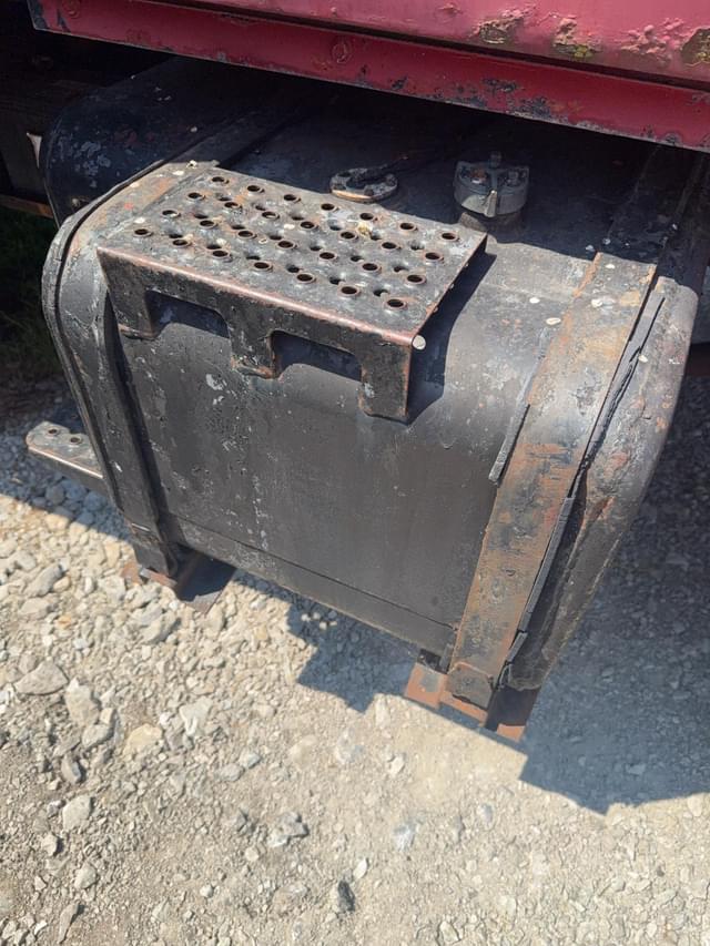 Image of Ford LN700 equipment image 2