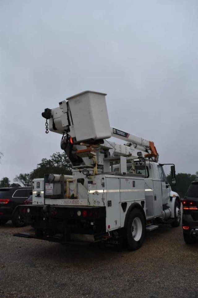 Image of International 4300 equipment image 2