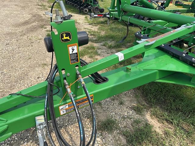 Image of John Deere 2210 equipment image 3