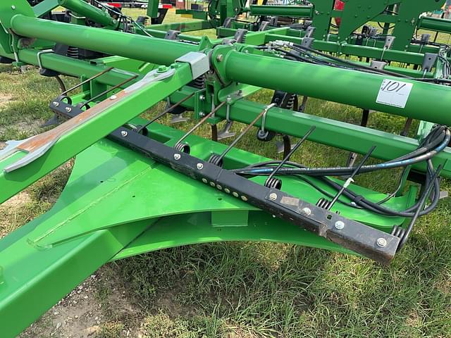 Image of John Deere 2210 equipment image 4