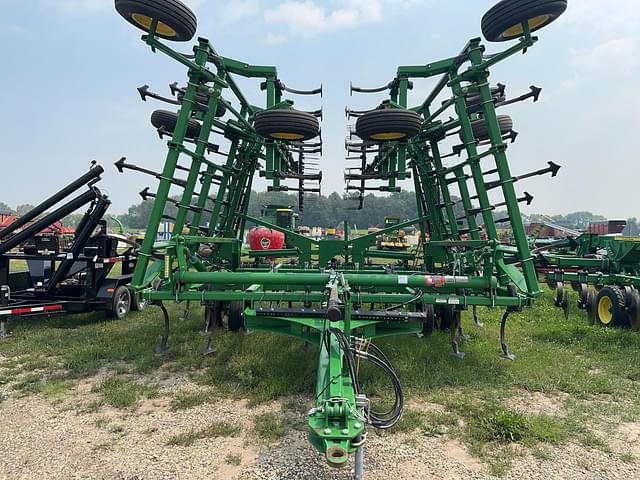 Image of John Deere 2210 equipment image 1