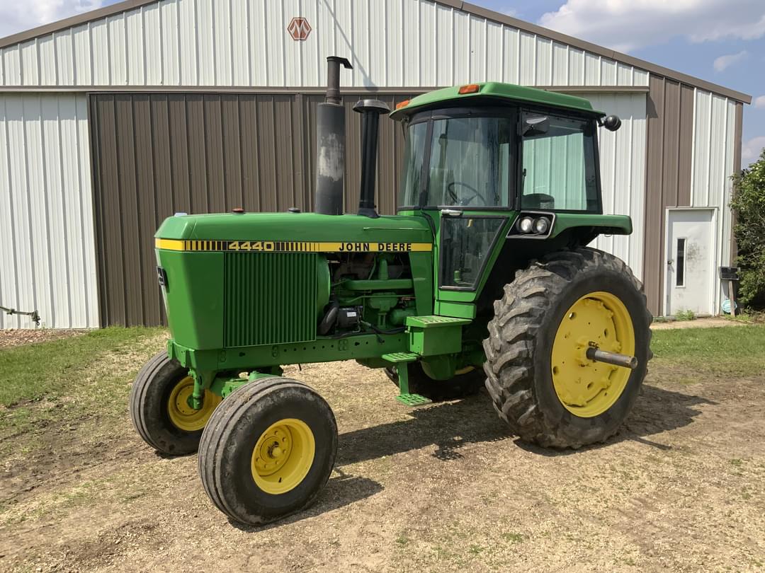 Image of John Deere 4440 Primary image