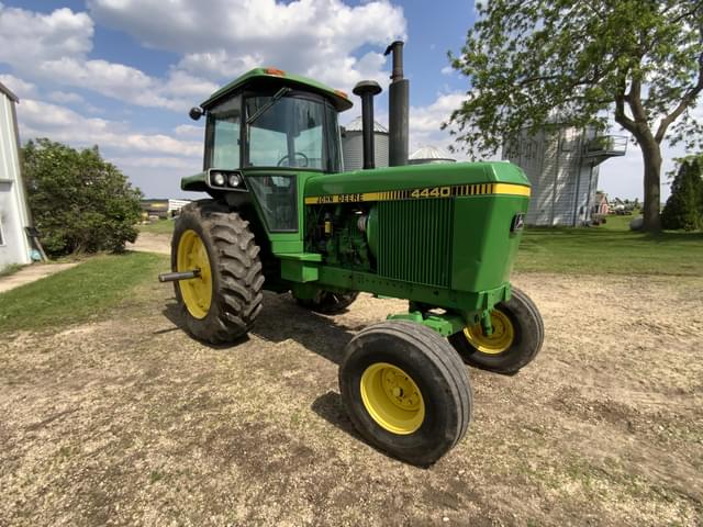 Image of John Deere 4440 equipment image 4