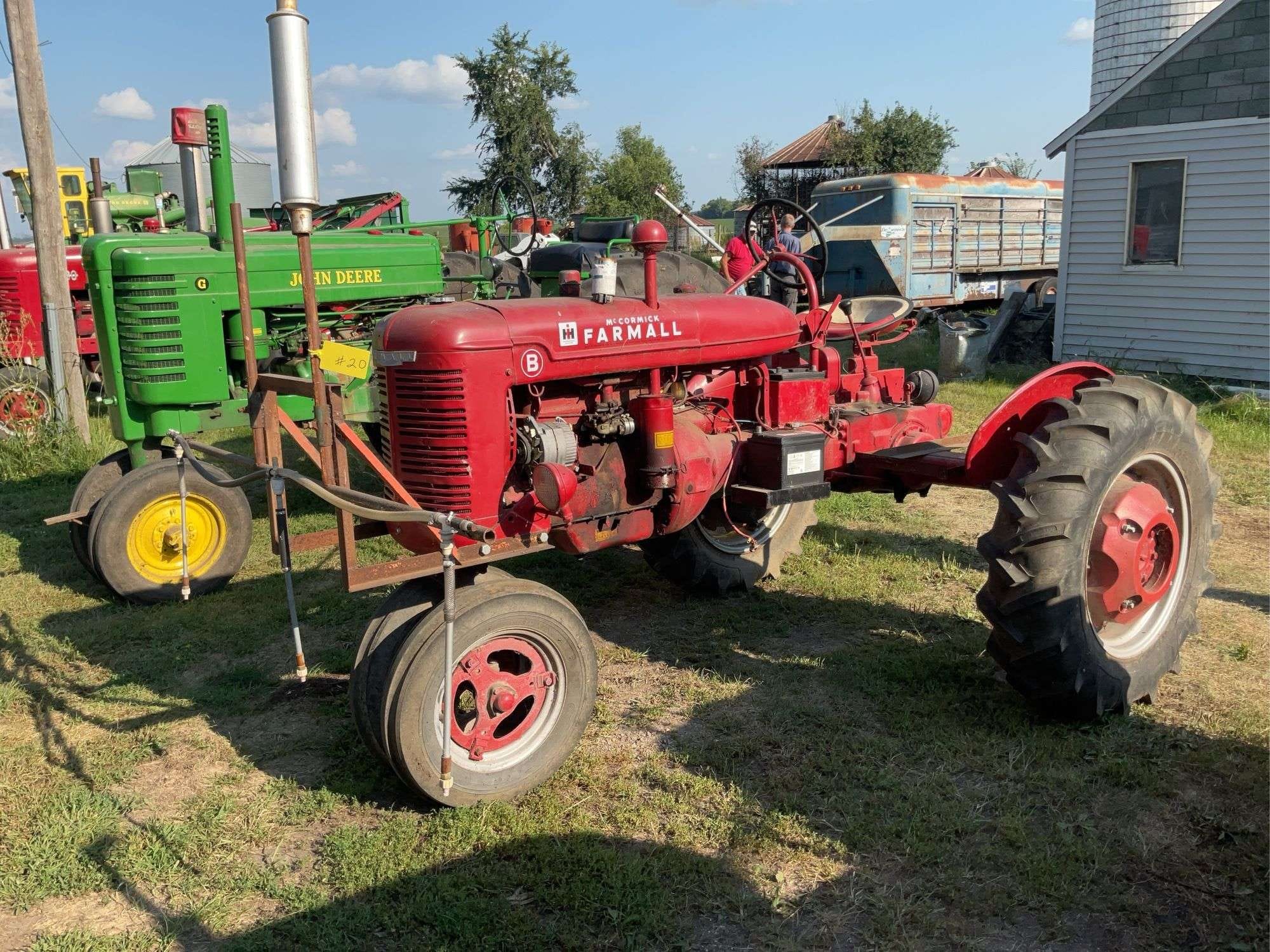 Farmall B Equipment Image0