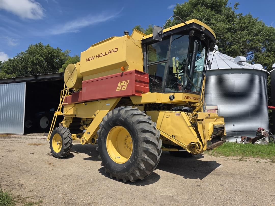 Image of New Holland TR86 Primary image