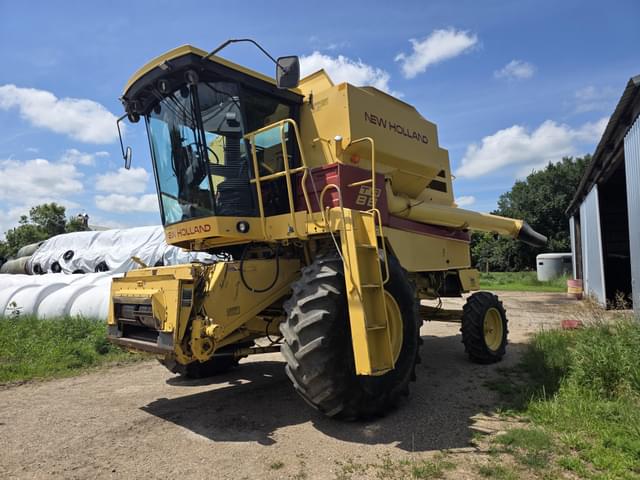 Image of New Holland TR86 equipment image 1