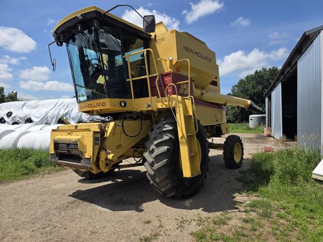 Image of New Holland TR86 equipment image 2
