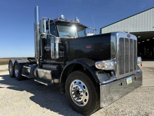 Image of Peterbilt 389 equipment image 1
