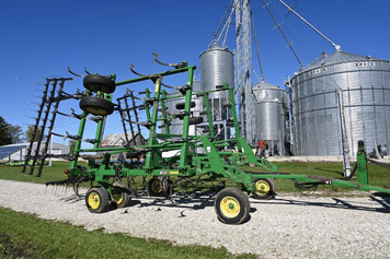 Main image John Deere 2200