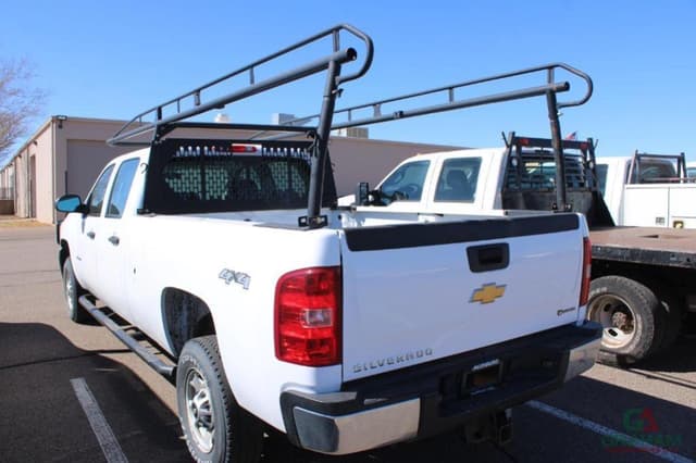 Image of Chevrolet 2500HD equipment image 3