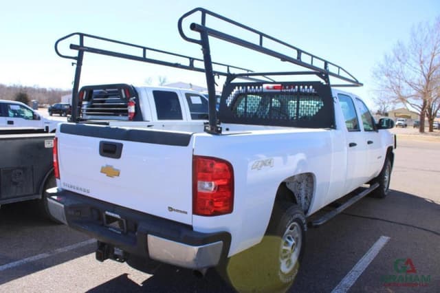 Image of Chevrolet 2500HD equipment image 2