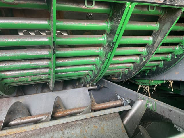 Image of John Deere S680 equipment image 1