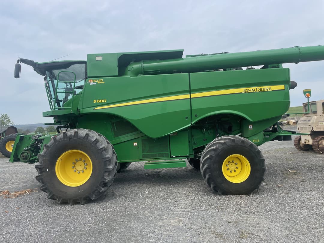 Image of John Deere S680 Primary image