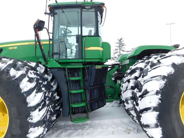 Image of John Deere 9530 equipment image 3