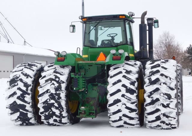 Image of John Deere 9530 equipment image 2