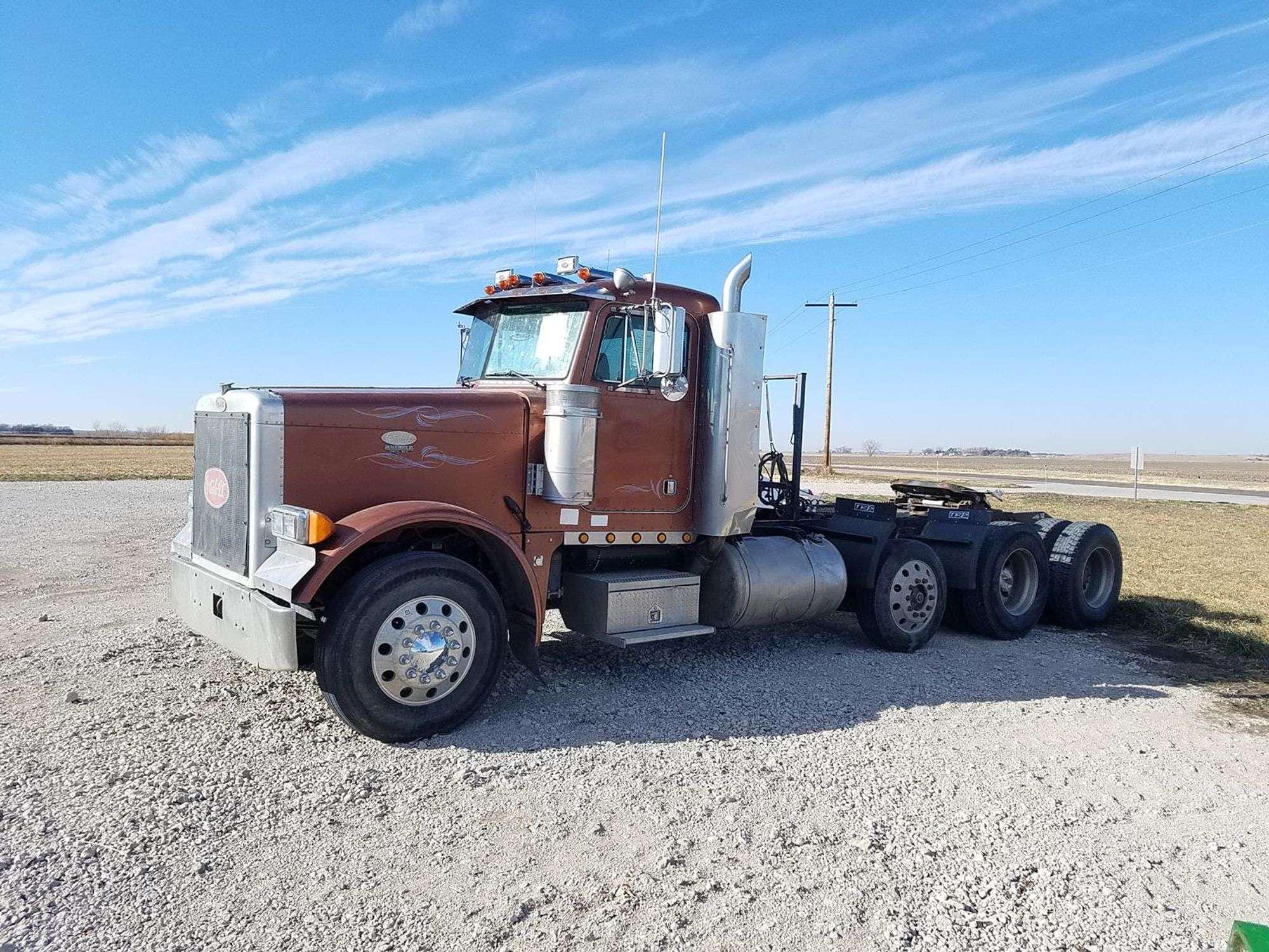 Main image Peterbilt 379