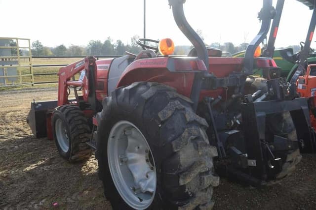 Image of Massey Ferguson 1533 equipment image 2