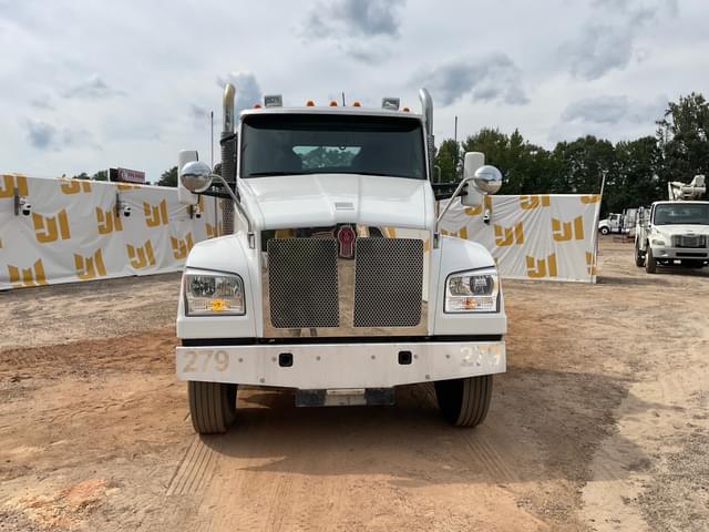 Image of Kenworth T880 equipment image 1