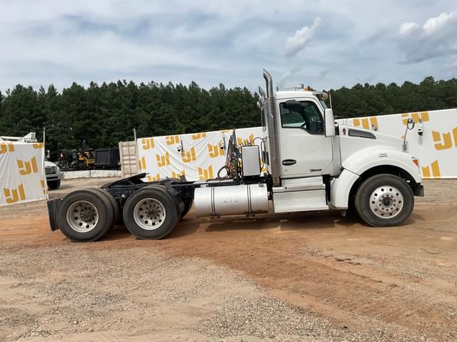 Image of Kenworth T880 equipment image 3
