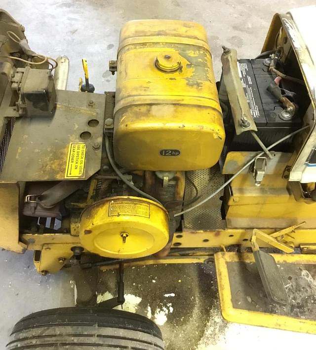 Image of International Harvester Cub Cadet equipment image 3