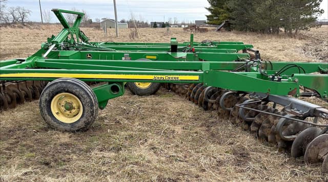 Image of John Deere 2623VT equipment image 2