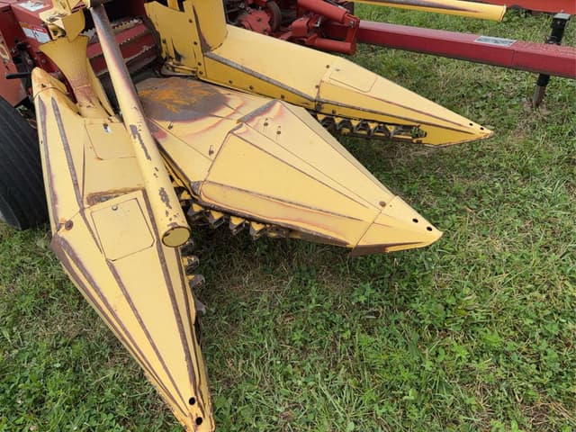 Image of New Holland 790 equipment image 2
