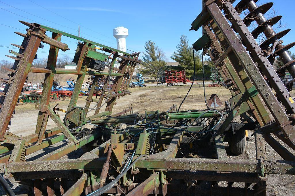 Image of John Deere 722 Image 1